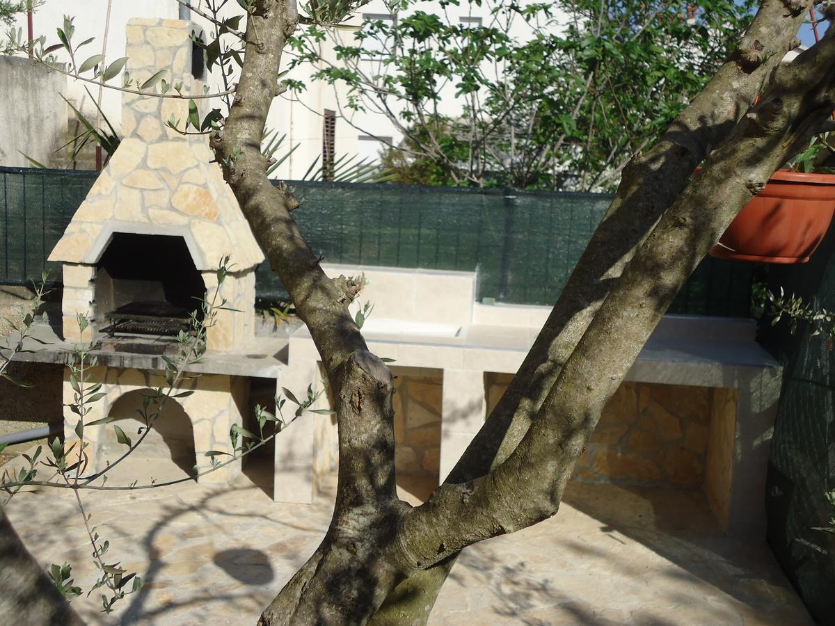 מדולין Holiday Home Istra With Jacuzzi מראה חיצוני תמונה