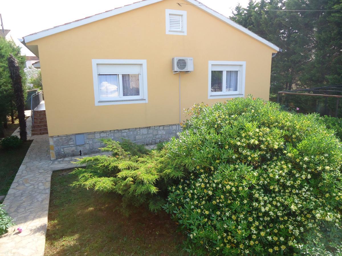 מדולין Holiday Home Istra With Jacuzzi מראה חיצוני תמונה